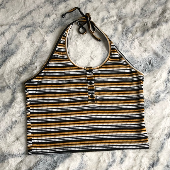 ROMWE Tops - Cropped halter top